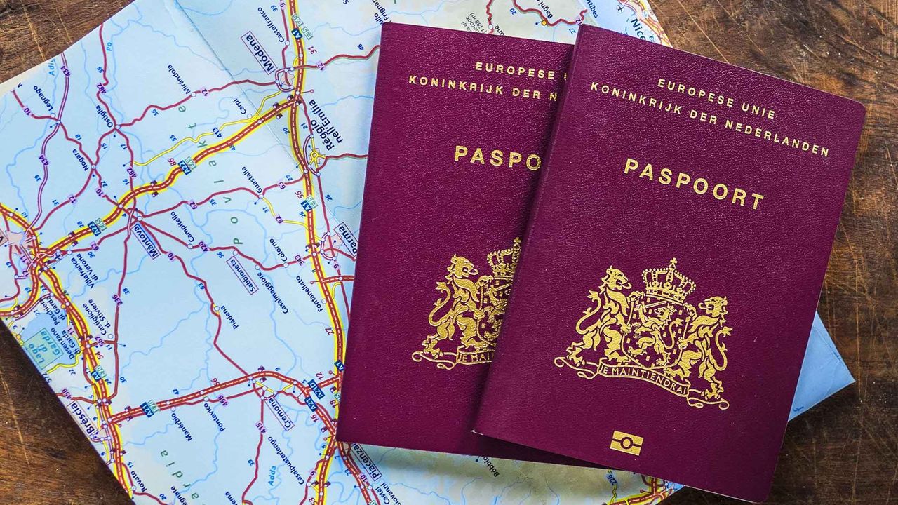 'Let bij verlengen paspoort op komende aanvraagpiek'